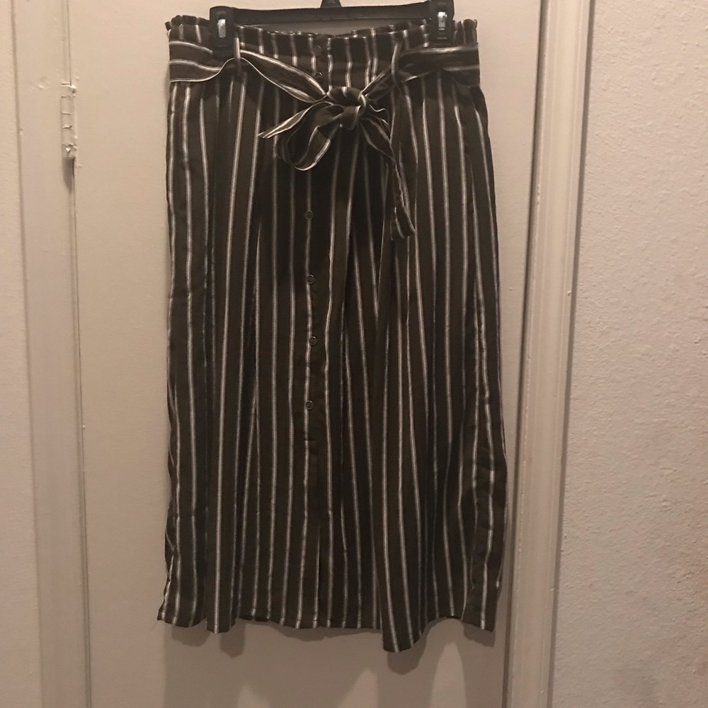HighWaist Button Circle Midi Skirt w/ Pockets